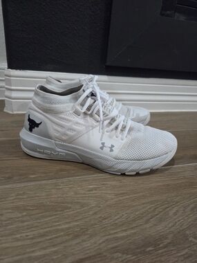 Under Armour Men's White Athletic HOVR Mid-Top Training Shoes